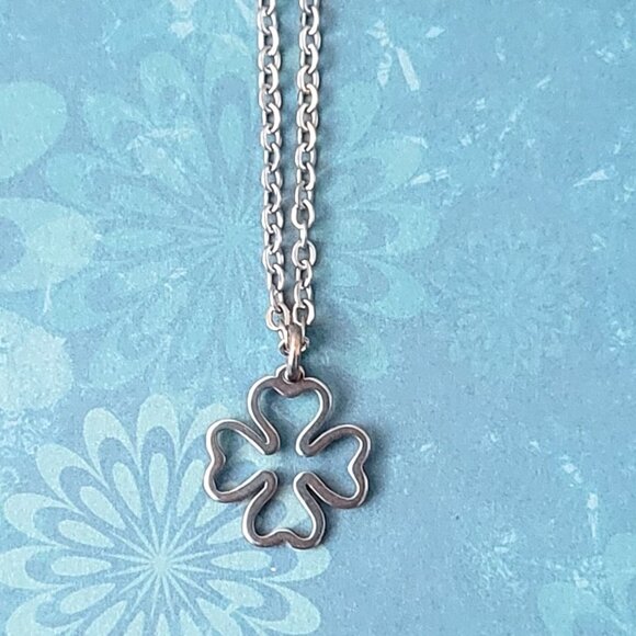Four Leaf CLOVER Stainless Steel Charm Chain Necklace 24" IRISH Good Luck - Picture 1 of 9